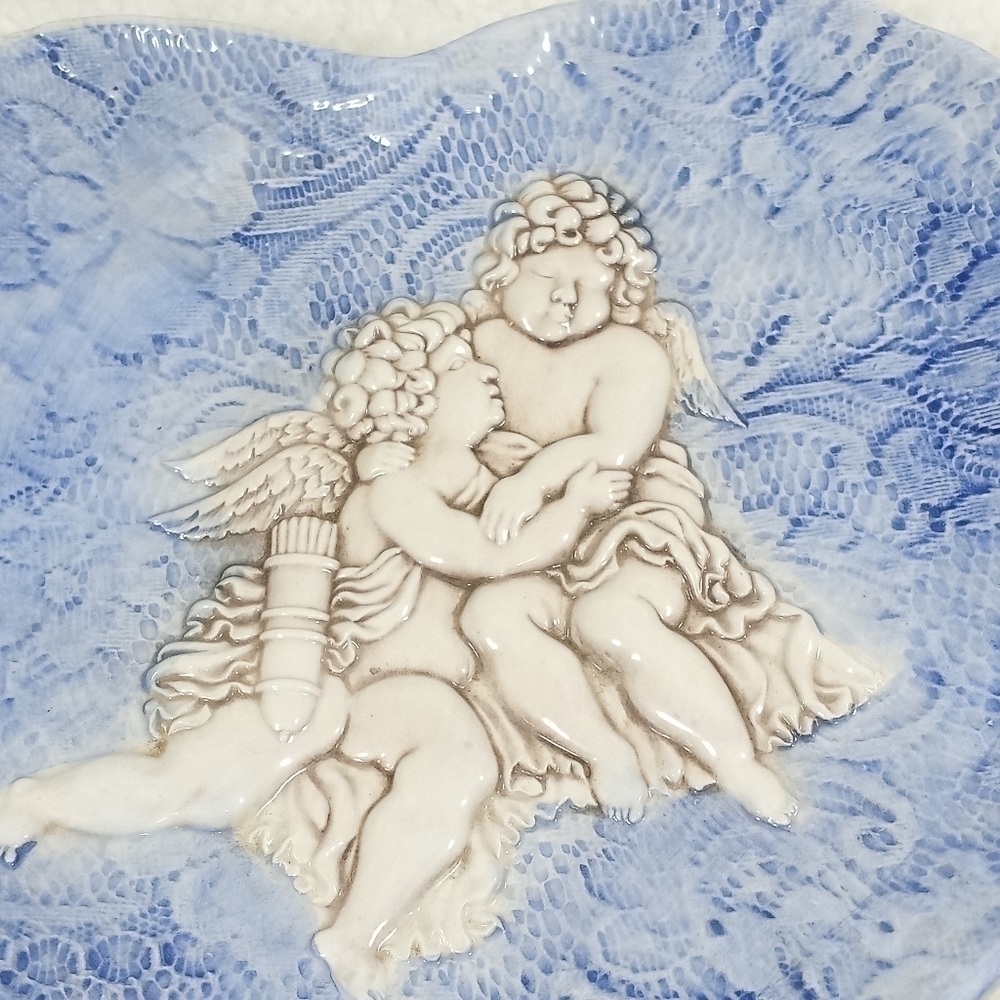 Cherubs Heart Shaped Ceramic Plate Wall Hanging Made in Italy - Picture 3 of 8